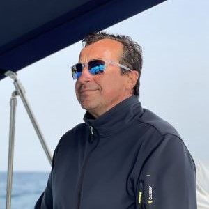 Vonig_Caudal_Professional_Captain Experiencia de navegación con capitán a bordo en un velero